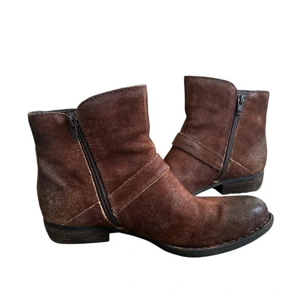 Born Women’s Brown Distressed Suede Leather Bootie. Zip up.
Size 7.5 - Picture 2 of 8
